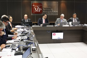 Plen&aacute;rio aplica pena de advert&ecirc;ncia a promotor de Justi&ccedil;a do MP/RJ