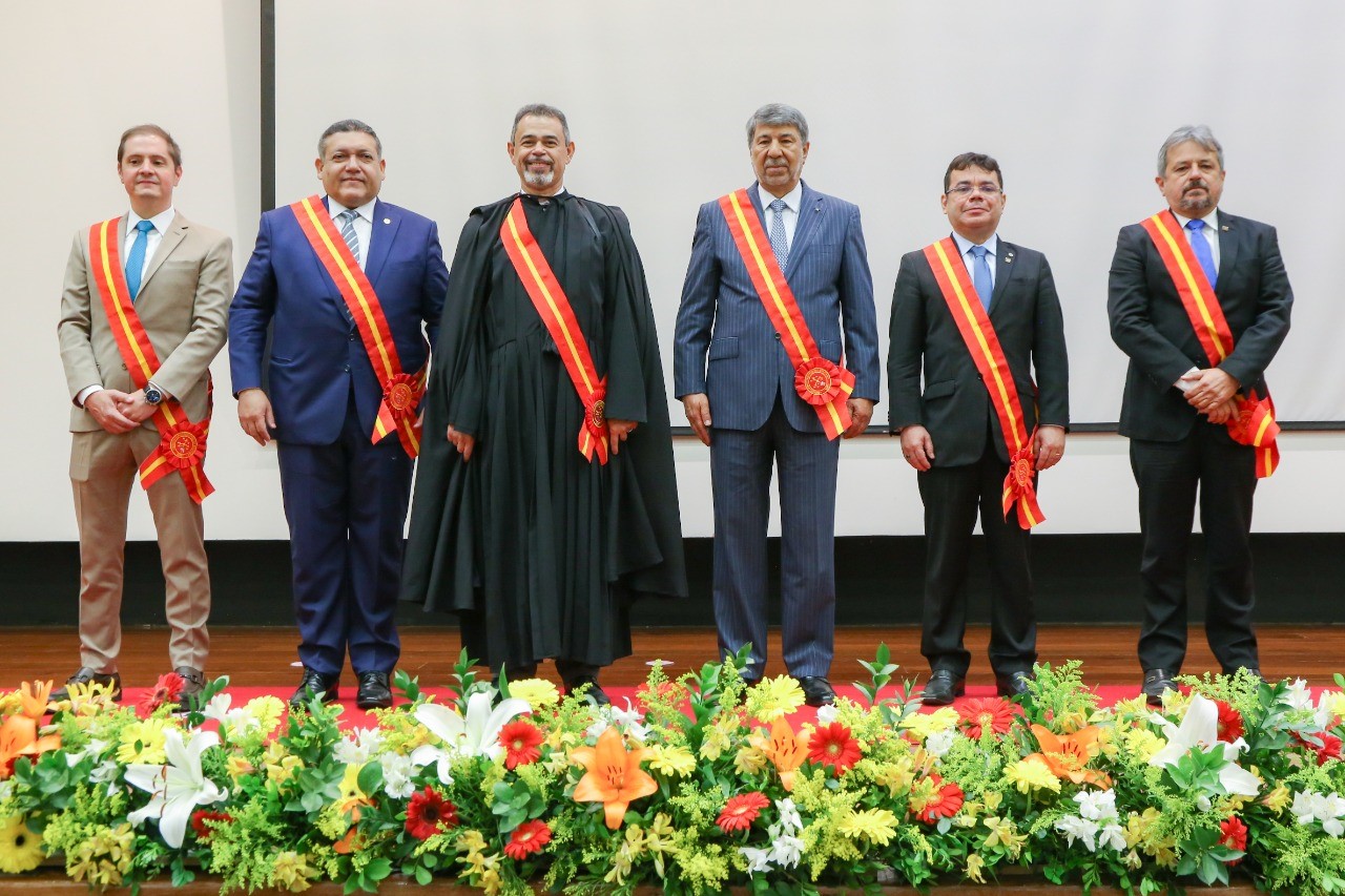 Integrantes do CNMP recebem comenda da Ordem do Mérito Ministério Público Militar 