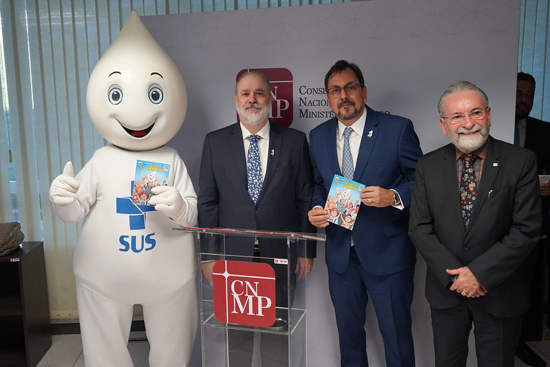 Assinatura do Pacto Vacinal