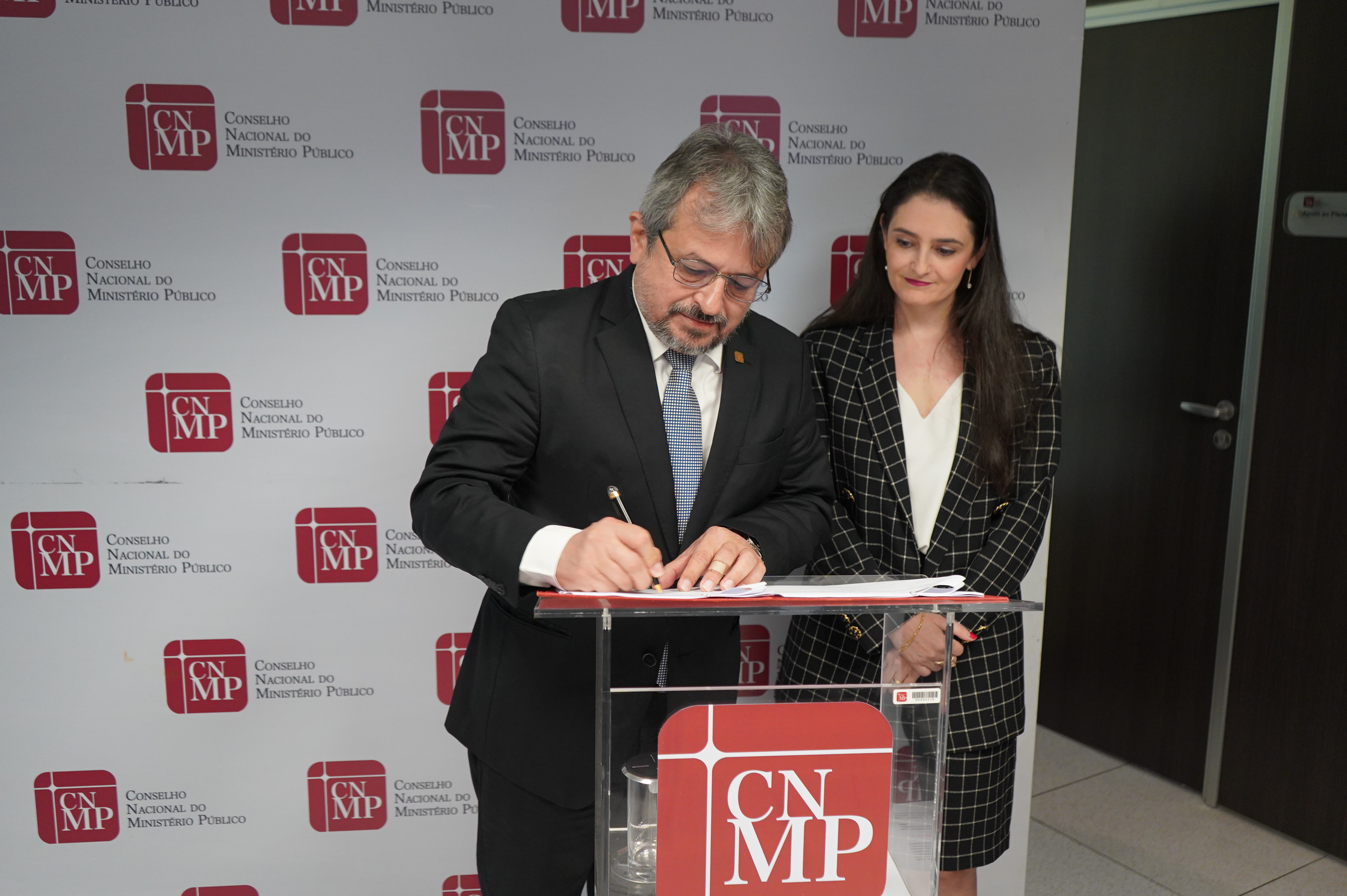 Assinatura do acordo entre ANA e CNMP