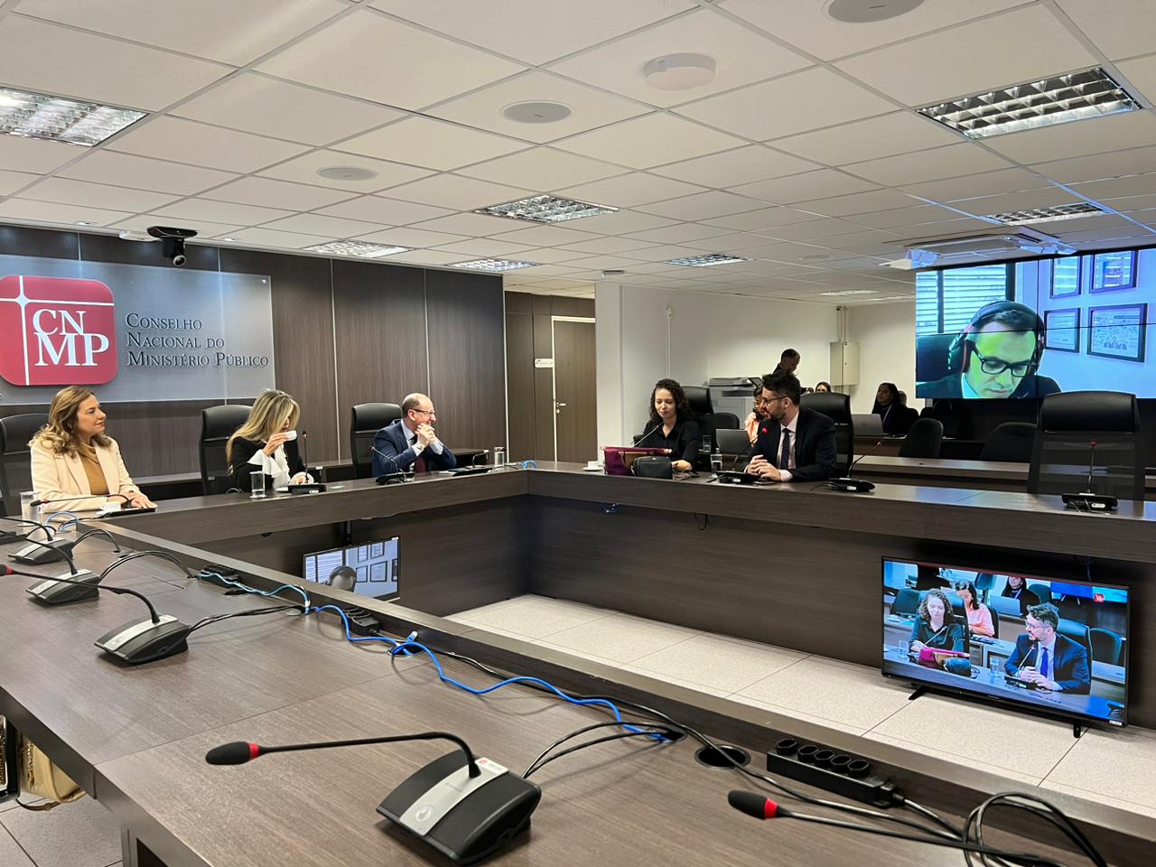 Comissões do CNMP e Associação dos Membros dos Tribunais de Contas tratam de ampliação do projeto "Sede de Aprender" 