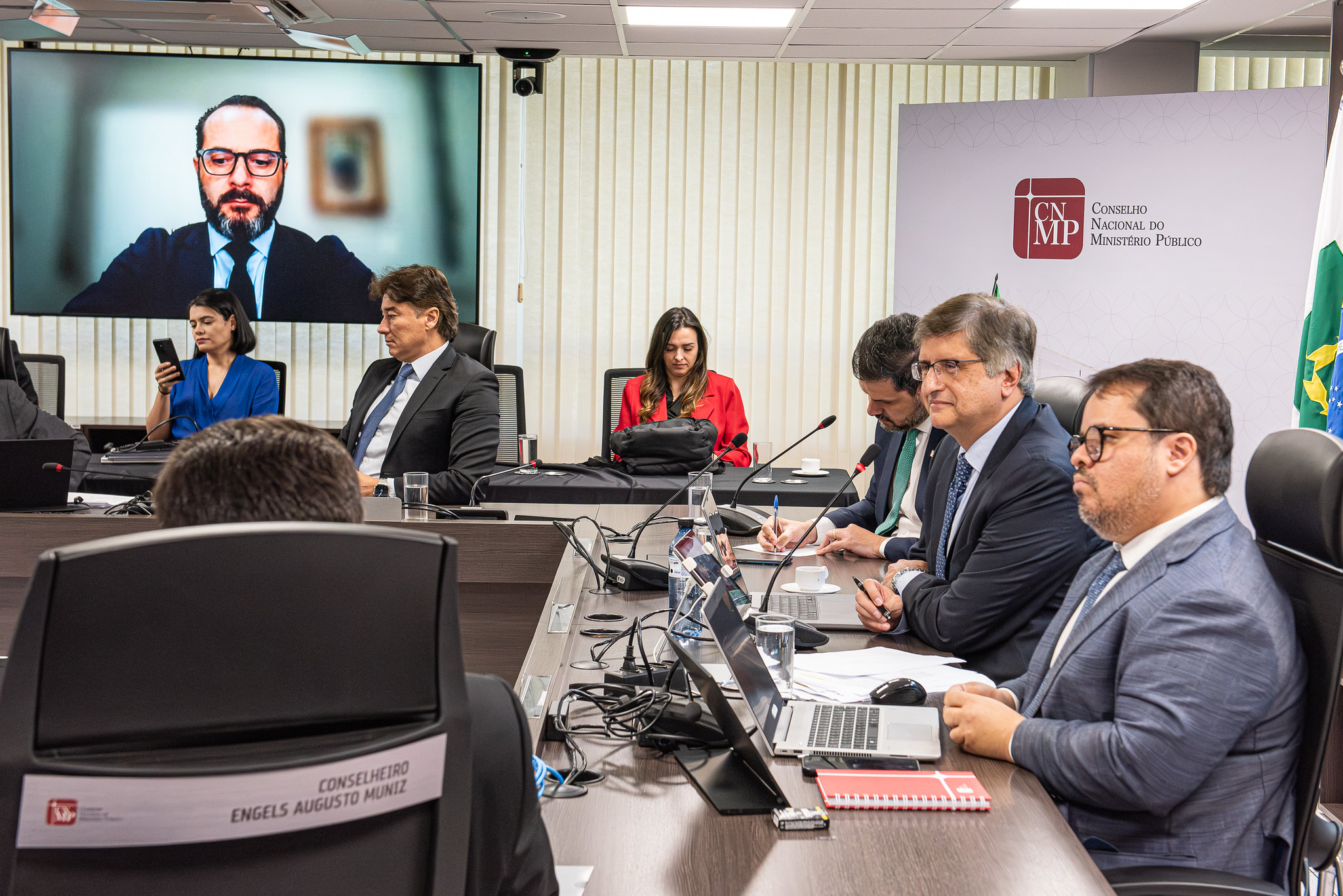 Conselheiro apresenta proposta que regulamenta aquisição, registro e porte de armas de fogo para membros e servidores do MP   