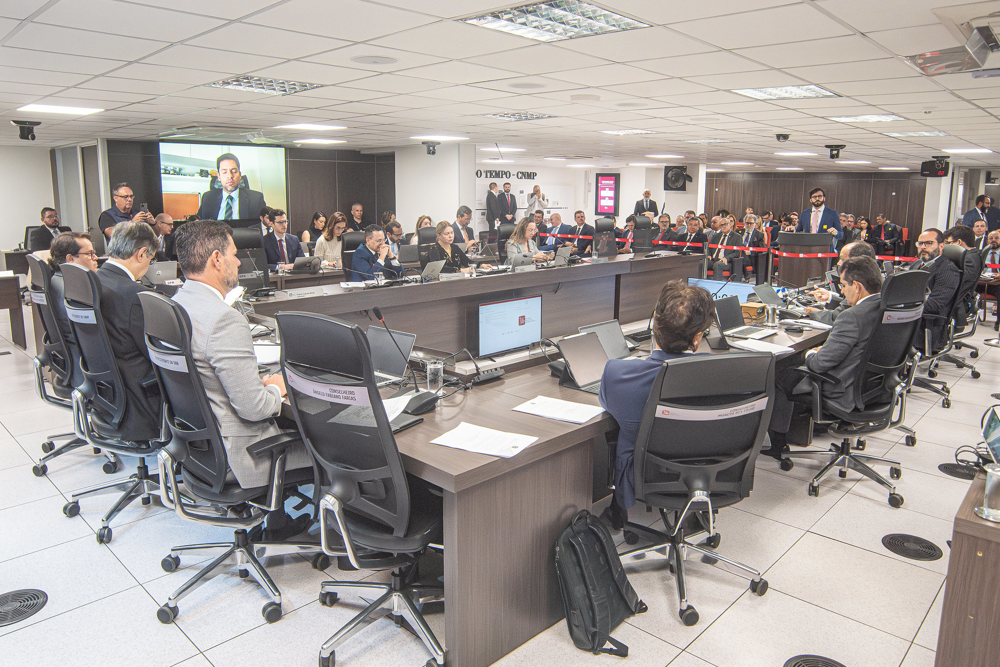 Plenário do CNMP prorroga os mandatos da ouvidora nacional do MP e de presidentes de comissões 