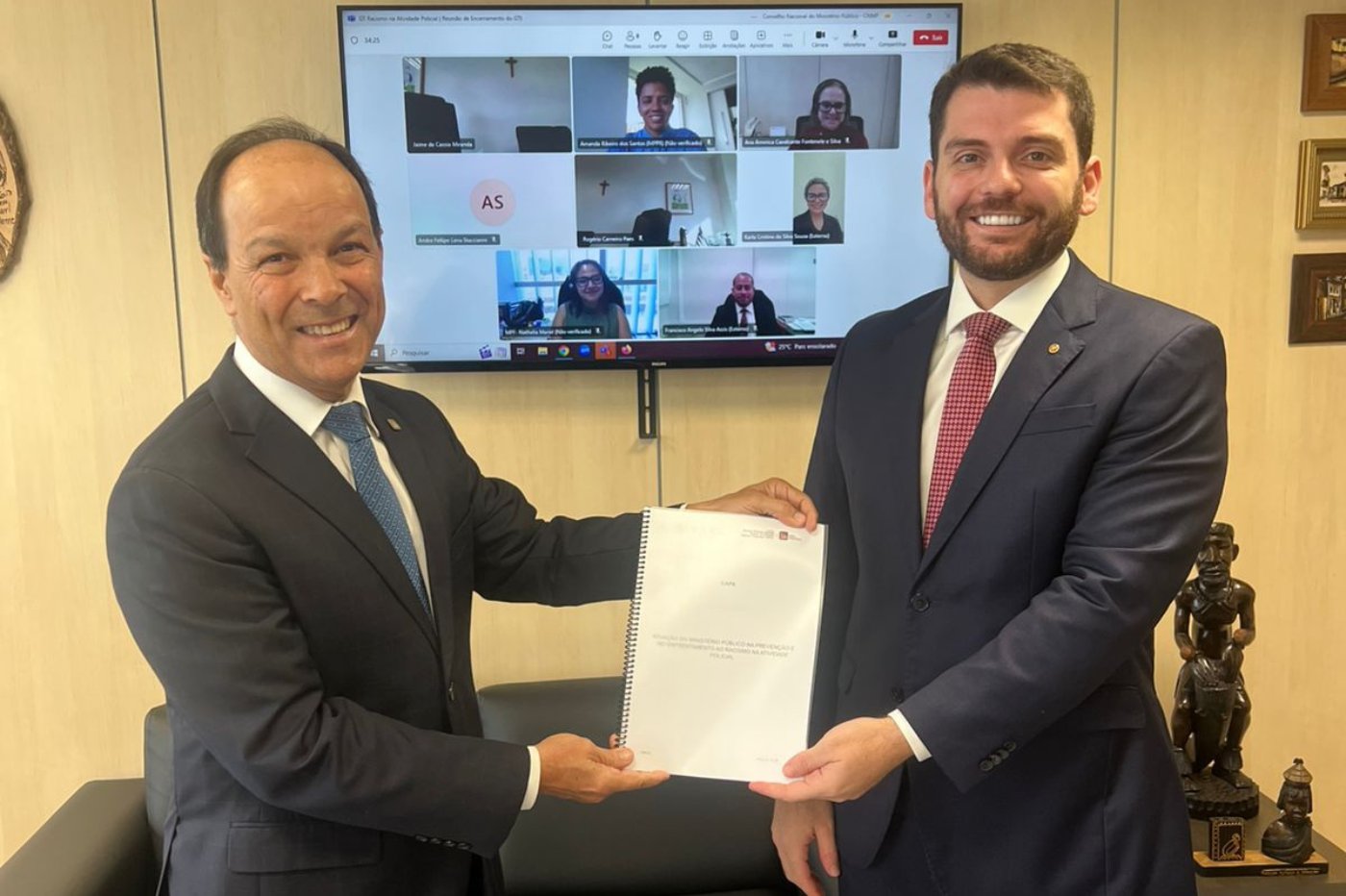 Grupo de trabalho do CNMP que aborda o enfrentamento ao racismo na atividade policial entrega relatório 