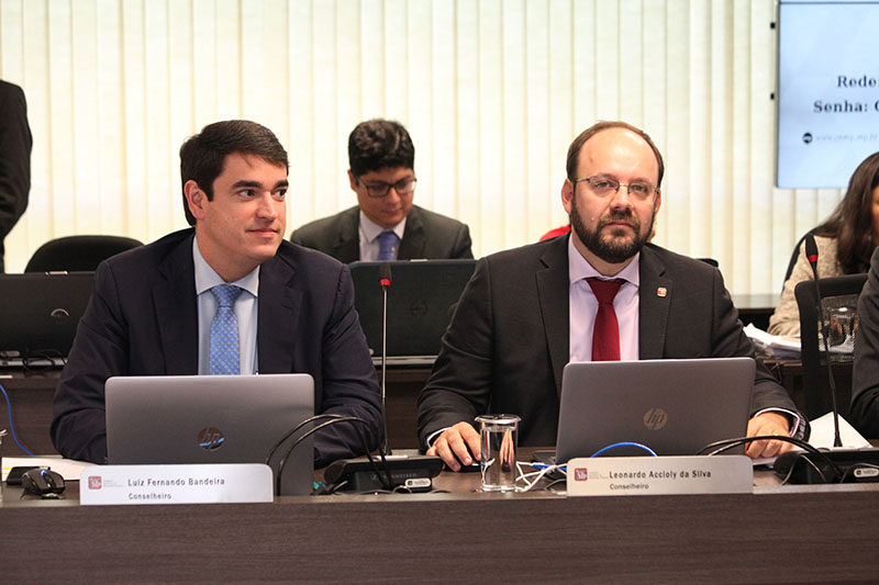 Conselheiro Leonardo Accioly (dir)