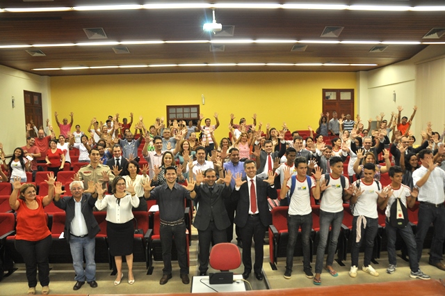 Conte at 10 nas escolas Acre