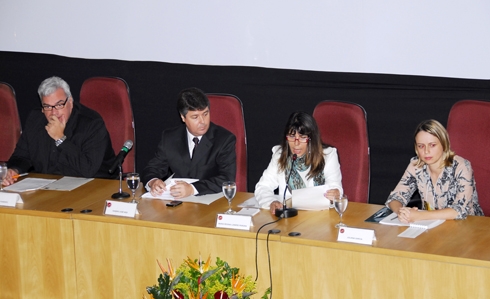 Parente, Neis, a mediadora Regina Lunière e Juliana Garcia